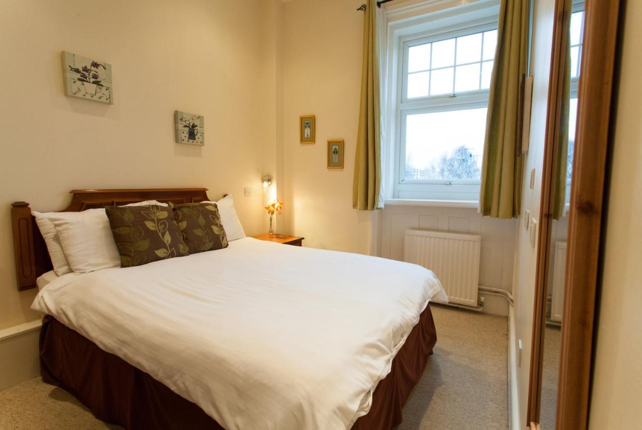 The Walnut Tree Inn Blisworth Esterno foto