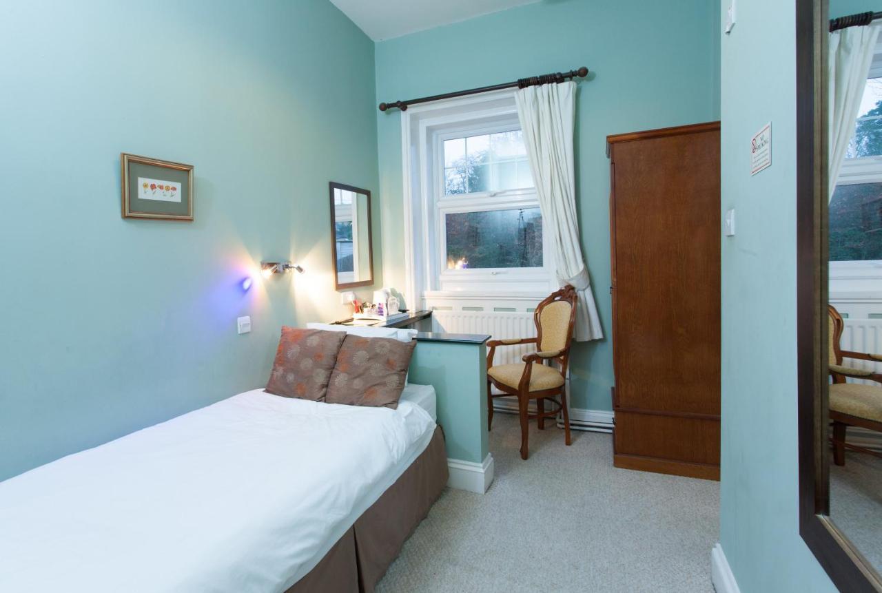 The Walnut Tree Inn Blisworth Esterno foto